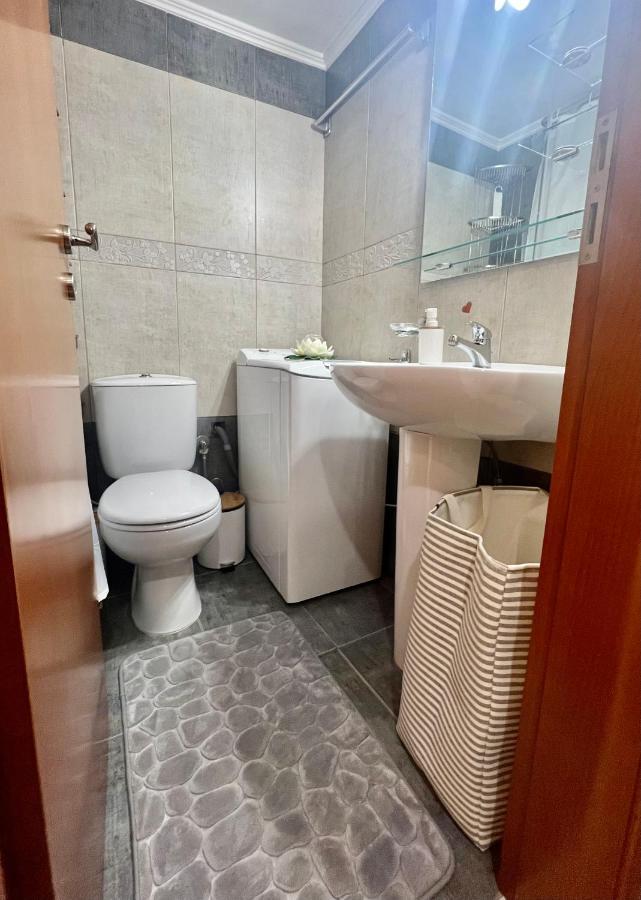 Elegant Downtown Retreat Apartment Kalamata Bagian luar foto